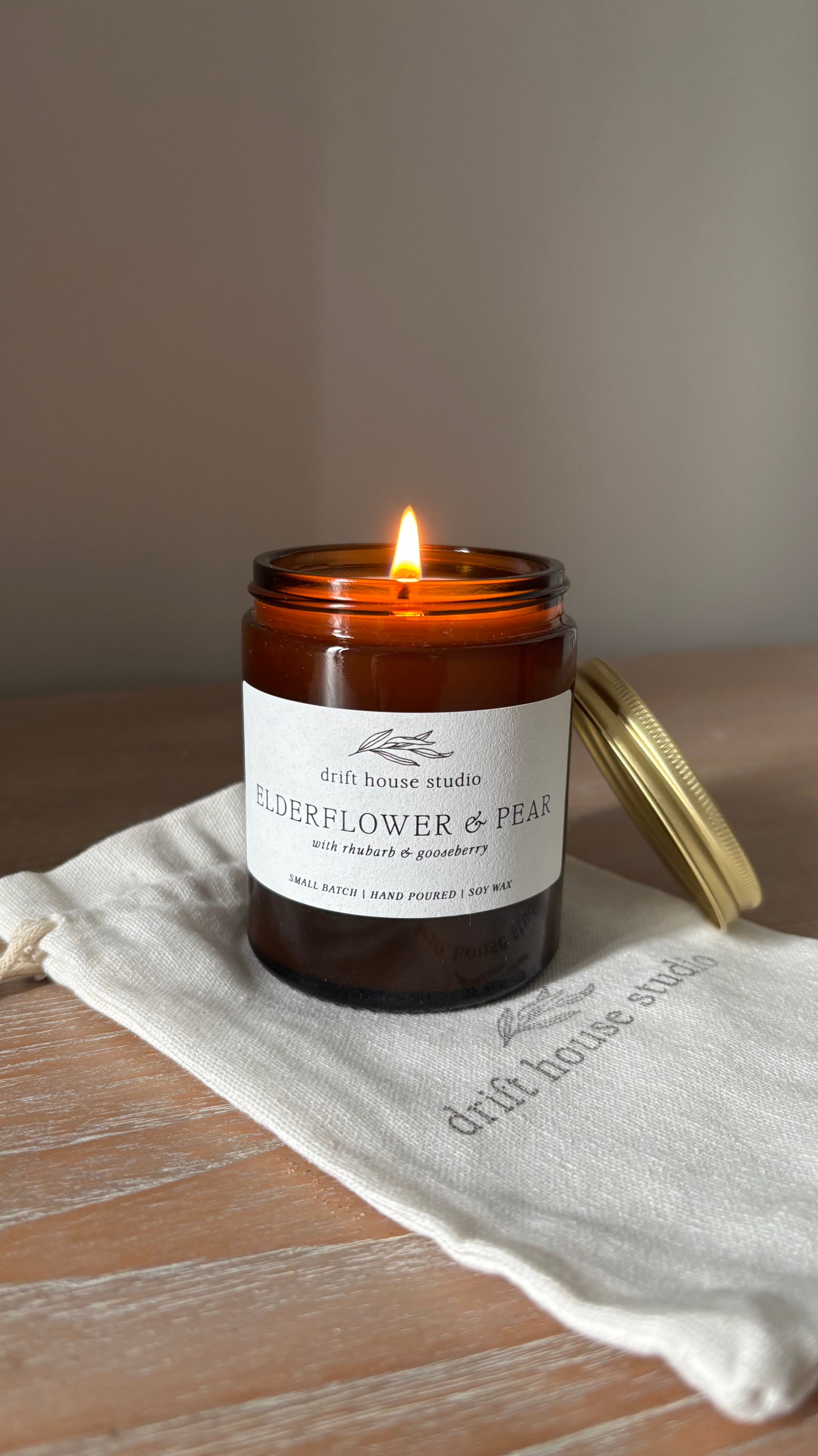 Elderflower & Pear - Scented Soy Candle in Amber Jar