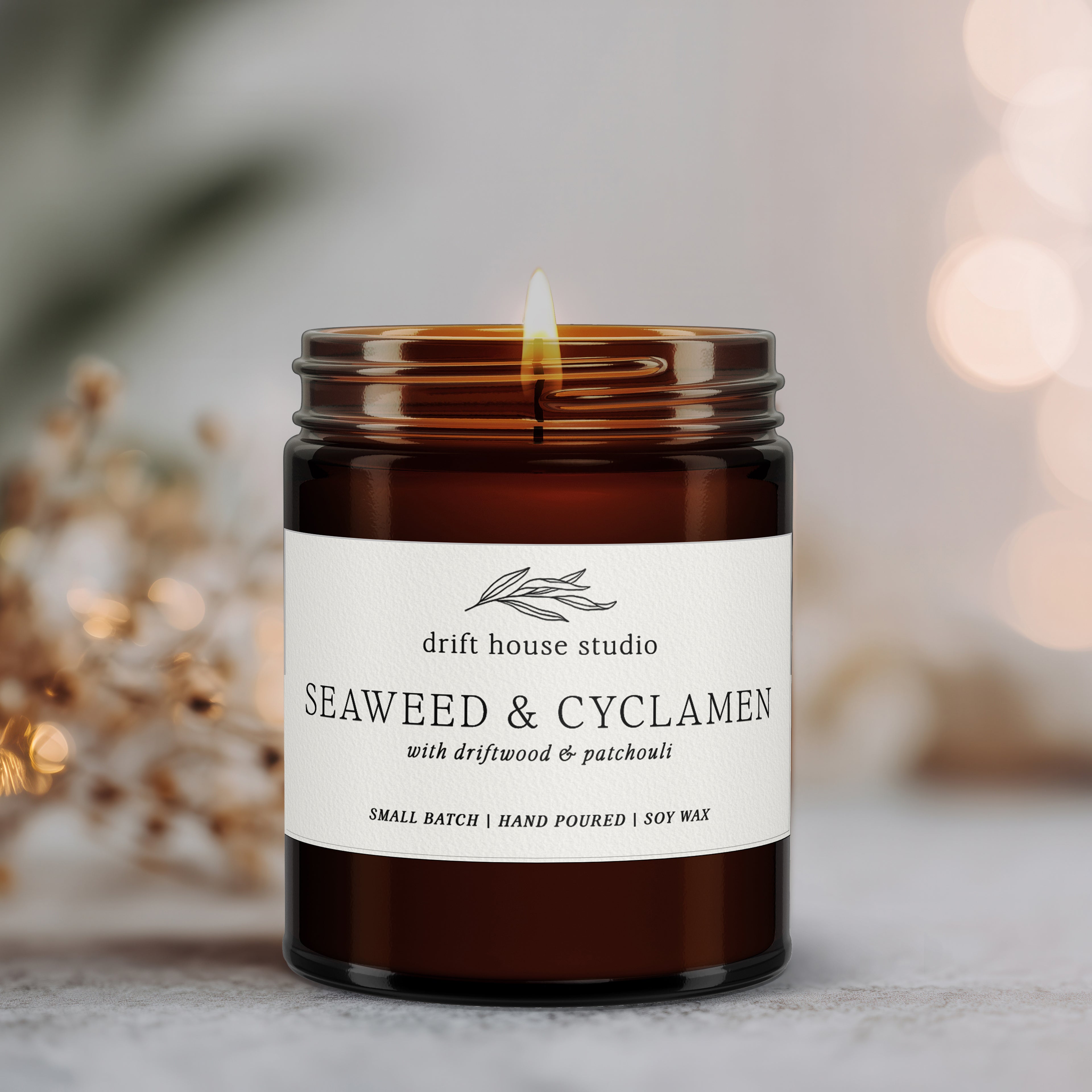 Seaweed & Cyclamen - Scented Soy Candle in Amber Jar